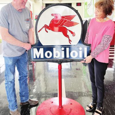 Hundreds of cars to visit Saturday here