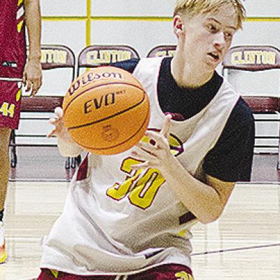 No. 30 Axl Deatherage cuts up the lane after catching the ball during practice. CDN | Sam Goodwyn