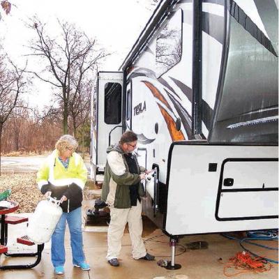 CDN | Robert S. Bryan Area prepares for cold front