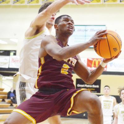 Reds’ rally caps district sweep