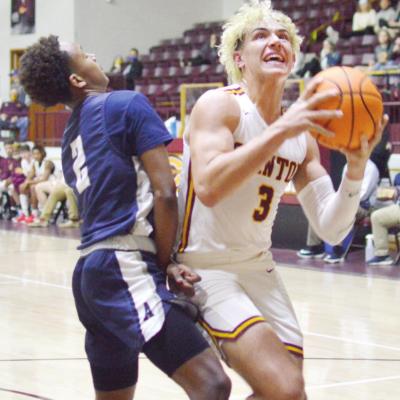 Reds win their third in a row