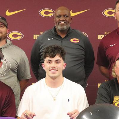 Foster signs with Moundbuilders