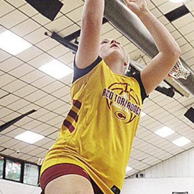 Clinton’s Rhylee Rodebush goes up for the layup during a basketball camp in Broken Bow. CDN | Courtesy photo Clinton’s Rhylee Rodebush goes up for the layup during a basketball camp in Broken Bow. CDN | Courtesy photo