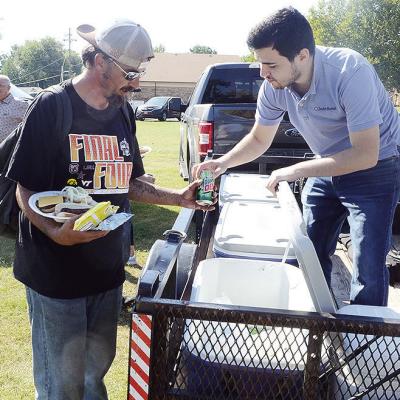 Bank showcases the spirit of Clinton with community cookout Bank showcases the spirit of Clinton with community cookout