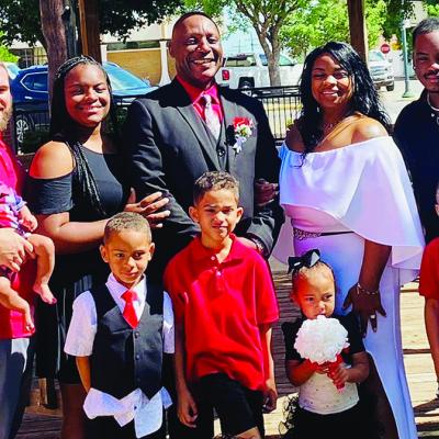 Posing for a family picture are front row from left, are Jandon Lee, Kyson Lee, Kambryn Lee and Jaelynn Lee; back, Jacob Lee, Jersey Lee, Keke Lee, Jerome Hurd, Kim Hurd and Keison Sutton. CDN | Courtesy photo Posing for a family picture are front row from left, are Jandon Lee, Kyson Lee, Kambryn Lee and Jaelynn Lee; back, Jacob Lee, Jersey Lee, Keke Lee, Jerome Hurd, Kim Hurd and Keison Sutton. CDN | Courtesy photo