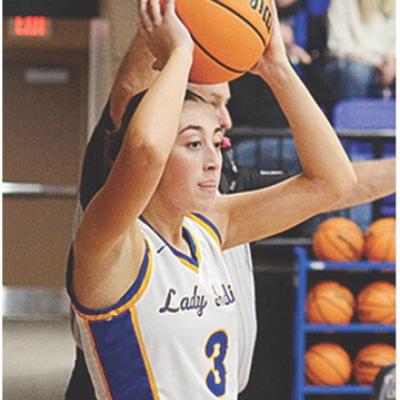 Keeping both eyes open against the opponent