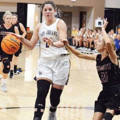 CDN | Collin Wieder Arapaho-Butler takes down Arnett