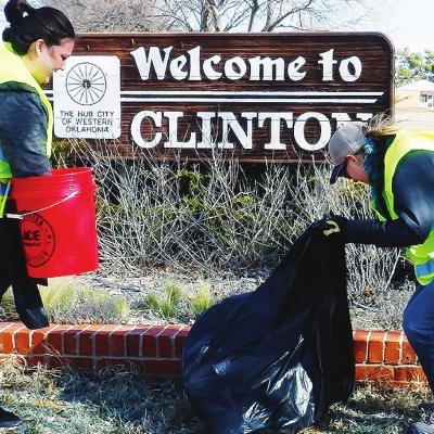 Volunteers make sign ‘welcoming’