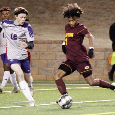 CHS soccer splits pair with Knights