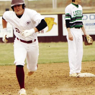  Reds’ rally comes up just short against Leedey