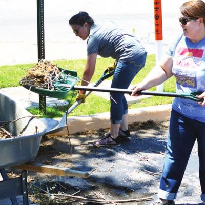 City employees roll up their sleeves
