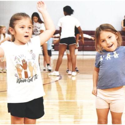 	Young cheerleaders to perform tonight 