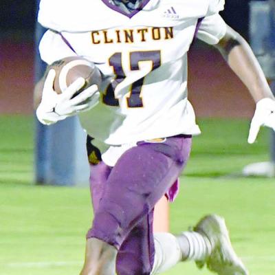 CDN | John Kinsey Sprinting for the end zone